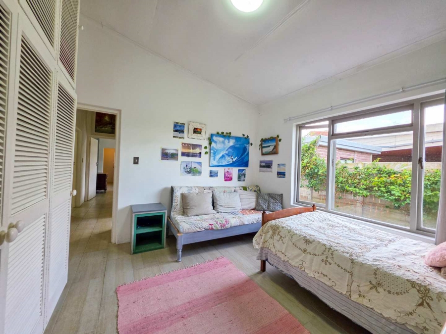 5 Bedroom Property for Sale in Stilbaai Wes Western Cape